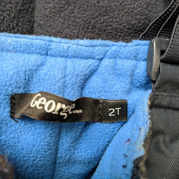2T George SnowSuit - Picture 2 of 5